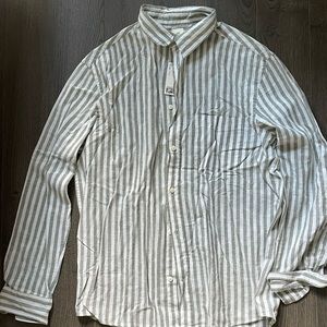 H&M linen button down shirt Large